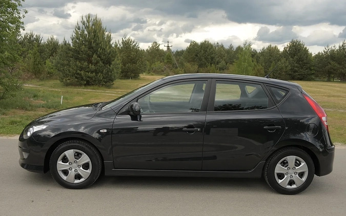 Hyundai I30 cena 22900 przebieg: 204000, rok produkcji 2010 z Ujście małe 704